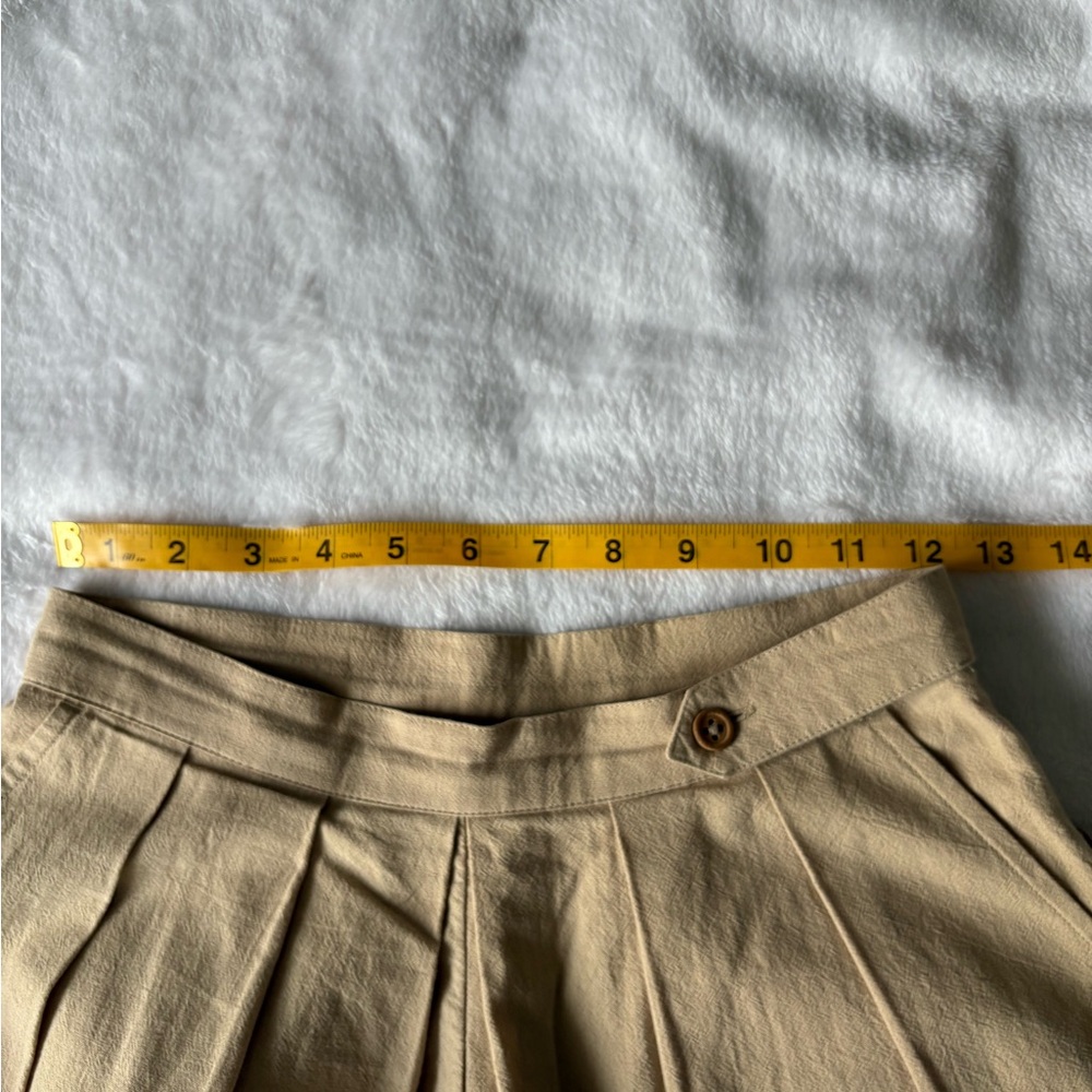 Free People Pleated Linen Shorts with button detail size XS - Picture 5 of 6